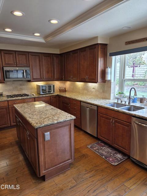Detail Gallery Image 12 of 50 For 15653 Borges Ct, Moorpark,  CA 93021 - 4 Beds | 3 Baths