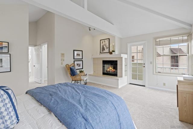 717 C Ave, Coronado CA: https://media.crmls.org/mediaz/3a6b207e-b84d-479a-a5ae-c3be052b1f34.jpg