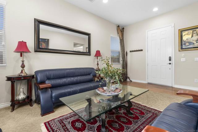 7787 Britt Pl, Santee CA: https://media.crmls.org/mediaz/3a6b51cf-3d5f-4c6f-9fba-6648cec86a00.jpg