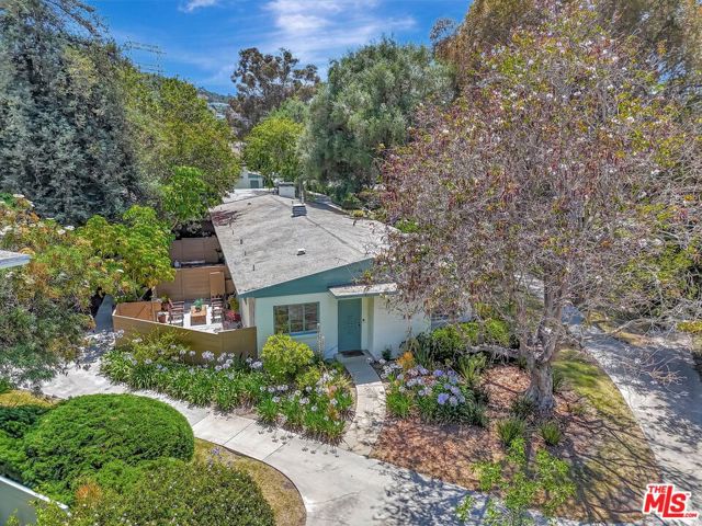 5513 Village, Los Angeles CA: https://media.crmls.org/mediaz/3a6b762c-9b37-4824-ba9d-5f81308e3447.jpg