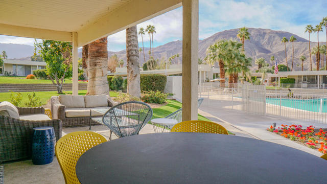 472 Sandpiper Street, Palm Desert CA: https://media.crmls.org/mediaz/3a6bfad6-462a-4187-a5e4-606cf7a62870.jpg