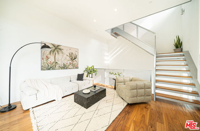 1140 N Formosa Avenue, West Hollywood CA: https://media.crmls.org/mediaz/3a6c025f-80db-4cdb-938b-3e64c9e22ec7.jpg