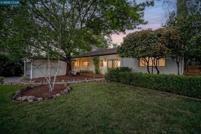 1536 Maynard St, Concord CA: https://media.crmls.org/mediaz/3a6cf4b0-29b4-47c7-9d14-8995859ed16b.jpg