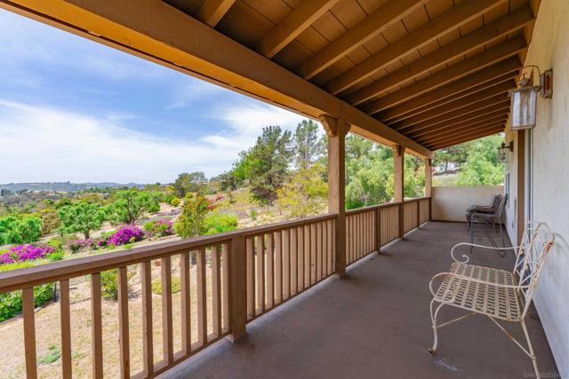 1964 Tracy Ct, Fallbrook CA: https://media.crmls.org/mediaz/3a6d2e82-e24b-4016-8f3f-2644ed6efa00.jpg