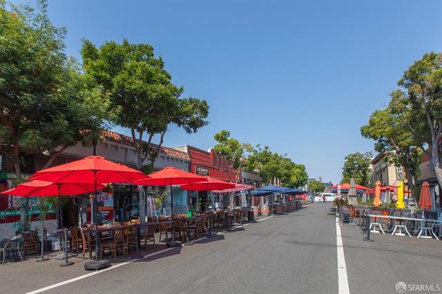 54 Tilton Terrace, San Mateo CA: https://media.crmls.org/mediaz/3a6d4520-d7d0-4b04-adb4-5d19f26d4282.jpg