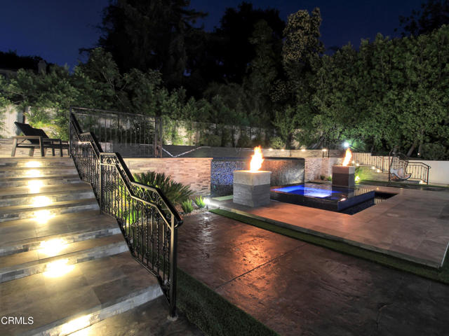1929 Lyans Drive, La Canada Flintridge CA: https://media.crmls.org/mediaz/3a6e7e1c-296d-4c8a-9631-d97680d645af.jpg