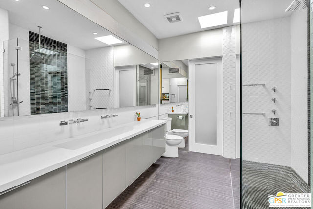 130 W Racquet Club Road, Palm Springs CA: https://media.crmls.org/mediaz/3a6eb54f-52dc-448d-b8b1-9f81e9de70a6.jpg