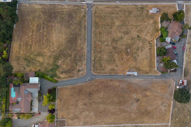 4558 Bernal Ave, Pleasanton CA: https://media.crmls.org/mediaz/3a6f2353-137f-4b80-8468-30d7976b219c.jpg