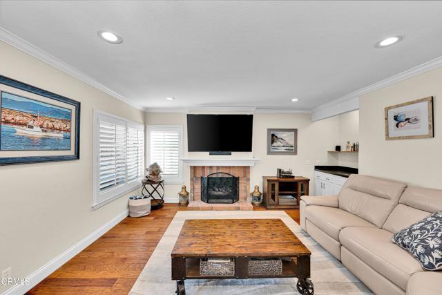 Detail Gallery Image 12 of 41 For 945 Janetwood Dr, Oxnard,  CA 93030 - 3 Beds | 2/1 Baths