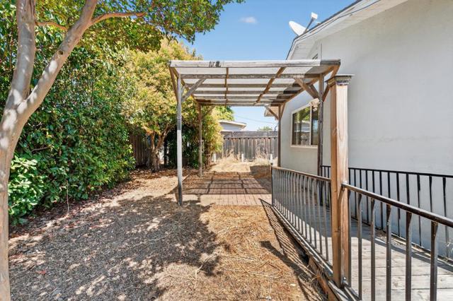 10451 Finch Avenue, Cupertino CA: https://media.crmls.org/mediaz/3a70d0d5-b7dc-42a0-939f-e5abda56e453.jpg