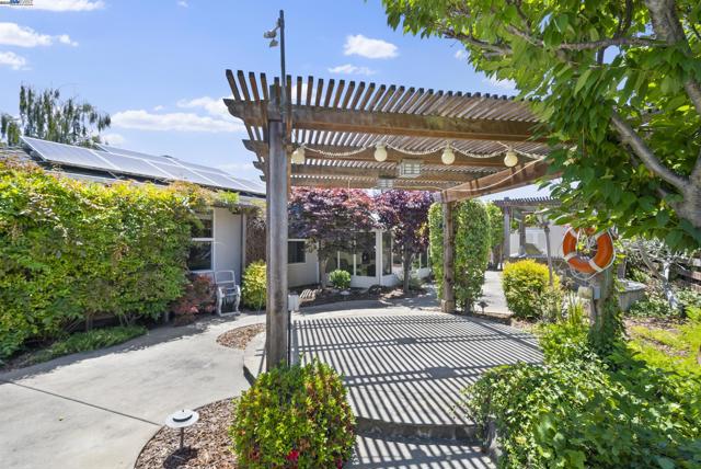 4301 Norris Rd, Fremont CA: https://media.crmls.org/mediaz/3a711fec-d806-4354-85af-8052fd9737fa.jpg