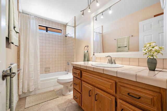53720 Avenida Carranza, La Quinta CA: https://media.crmls.org/mediaz/3a734c8b-3f6d-454d-9ce0-2d9422bb5d9c.jpg