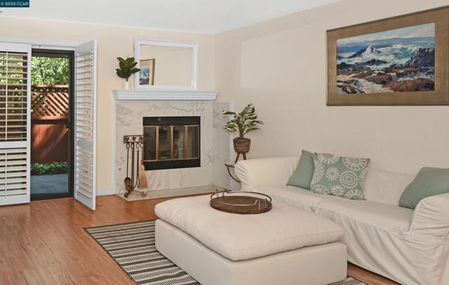 368 Grapevine Pl, Pleasant Hill CA: https://media.crmls.org/mediaz/3a7365dd-314a-4a28-aa31-95b705c89910.jpg