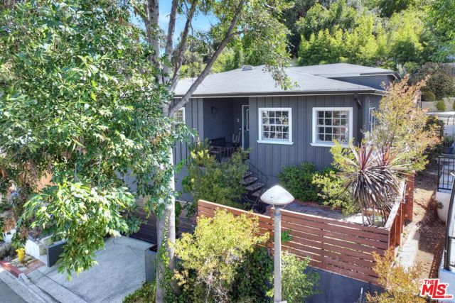 1515 WELLESLEY Drive photo 2