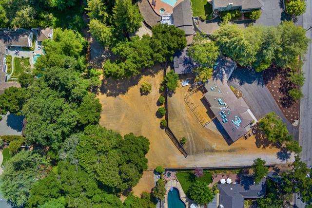 16070 Matilija Drive, Los Gatos CA: https://media.crmls.org/mediaz/3a745f5d-e115-4de4-83d3-c9cbc3ebffe0.jpg