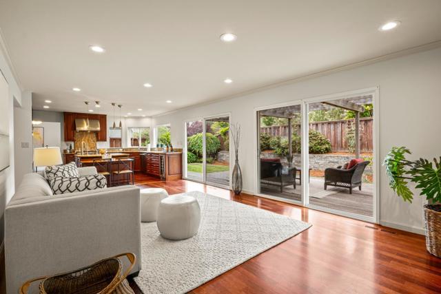 1 Le Havre Place, Half Moon Bay CA: https://media.crmls.org/mediaz/3a748844-1853-4765-ab38-da25b999c941.jpg