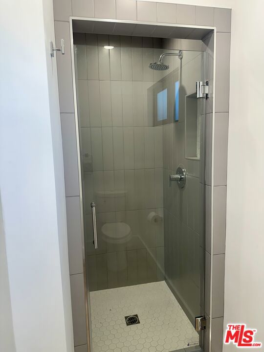 5414 S Mullen Avenue, Los Angeles CA: https://media.crmls.org/mediaz/3a74bb8c-84c1-4b8f-ae8e-e5995382e084.jpg