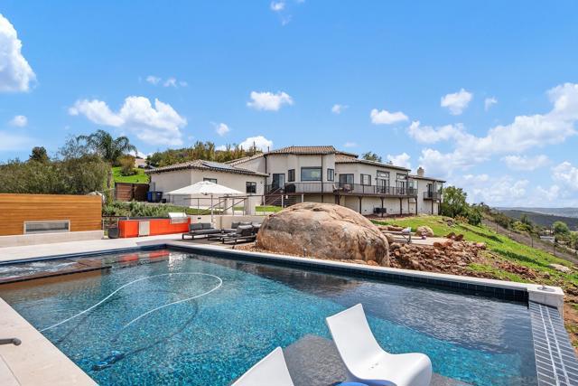 15484 Markar Rd, Poway CA: https://media.crmls.org/mediaz/3a758f98-e806-4318-8dcf-0e3afc47aded.jpg