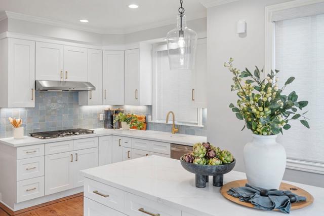 107 Knockash, San Francisco CA: https://media.crmls.org/mediaz/3a75dee2-cece-4773-bfdd-d85e280f4996.jpg
