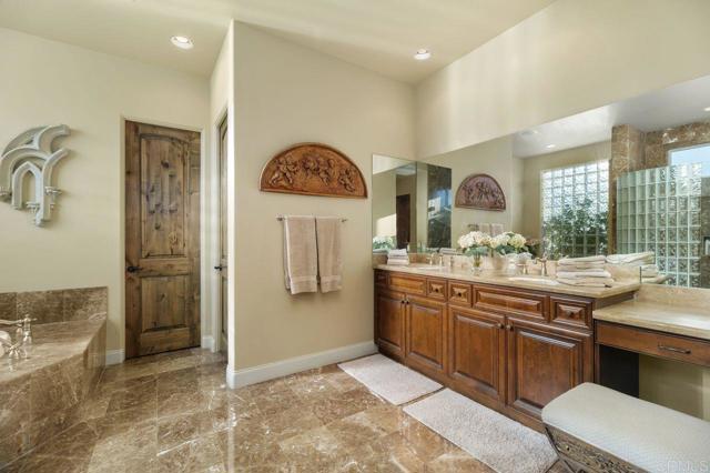 Image 24 of 59 For 55830 Cherry Hills Dr
