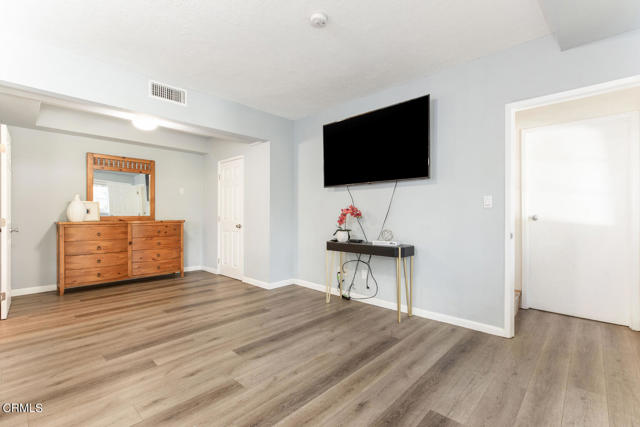 Detail Gallery Image 21 of 64 For 10272 Willow Springs Ln, Sunland,  CA 91040 - 4 Beds | 3 Baths