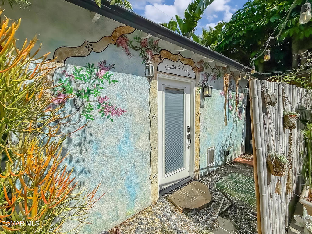 https://media.crmls.org/mediaz/3a768f34-a272-4125-a16d-c562dc72c06f.jpg?preset=X-Large