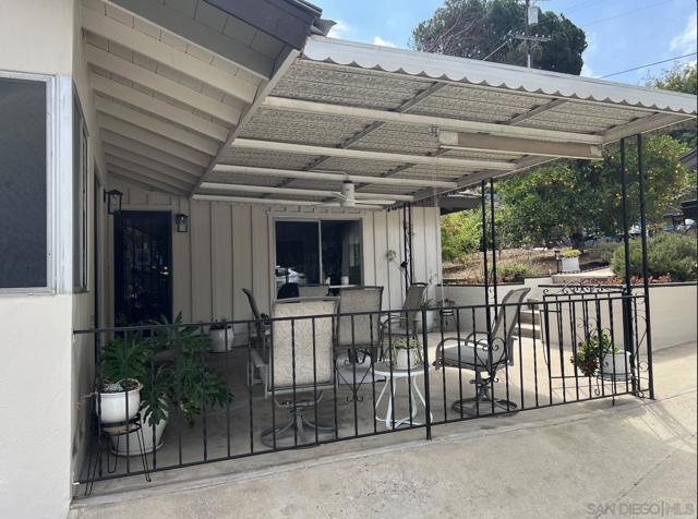 3958 Kenwood Dr, Spring Valley CA: https://media.crmls.org/mediaz/3a7695bd-2b6b-4a9e-9a81-1372c7a9cd76.jpg