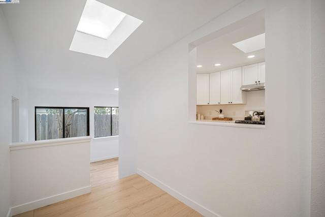 18760 Sandy Rd, Castro Valley CA: https://media.crmls.org/mediaz/3a76cc83-c6fe-4f85-9652-9cada66548d5.jpg