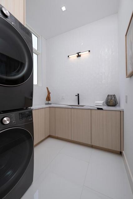 3964 Jefferson Avenue, Redwood City CA: https://media.crmls.org/mediaz/3a7701da-8db5-40dc-ac55-8866faa2d0d9.jpg