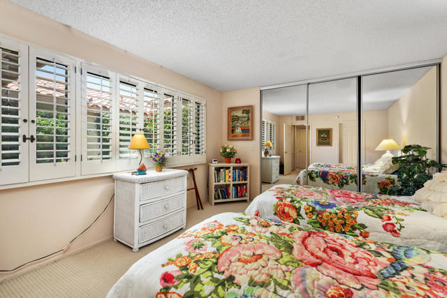 265 Calle Del Verano, Palm Desert CA: https://media.crmls.org/mediaz/3a775ae2-6bab-45fa-b0c3-5aa7fe787419.jpg