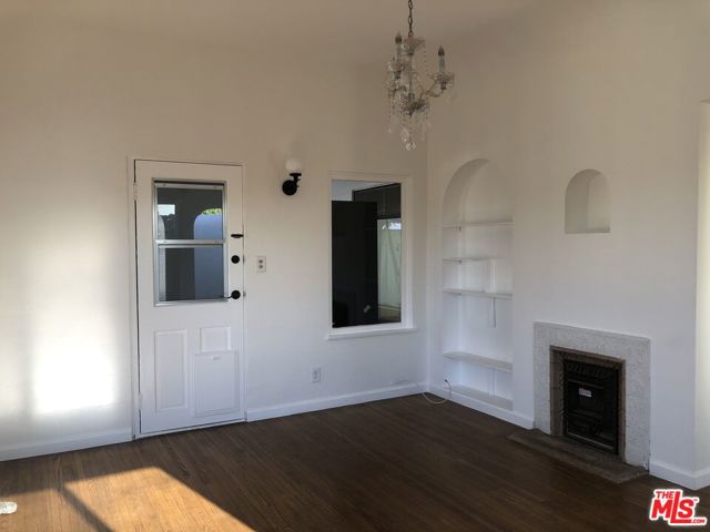 2225 1/2 Lake Shore Avenue, Los Angeles CA: https://media.crmls.org/mediaz/3a7772aa-a08f-4bde-aff1-17ac4dfffeb1.jpg