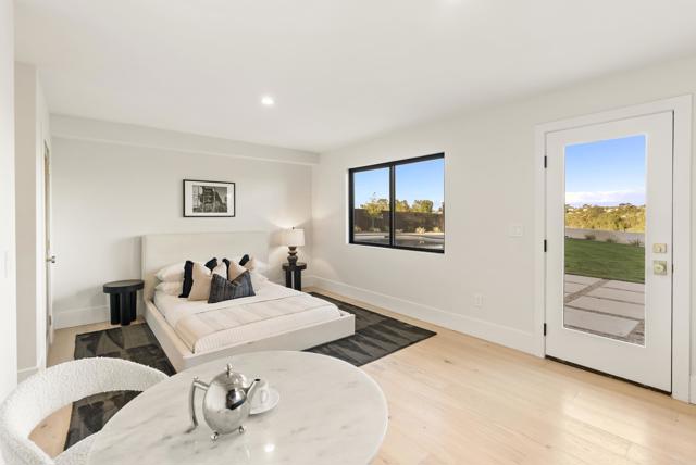 3920 Holly Brae, Carlsbad CA: https://media.crmls.org/mediaz/3a7824e4-6fd2-4253-ab52-81c1745712fd.jpg