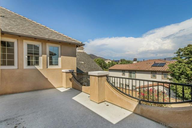 2957 Ranch Gate Rd, Chula Vista CA: https://media.crmls.org/mediaz/3a783f4d-7ef3-4493-b37d-96cdd88724c2.jpg