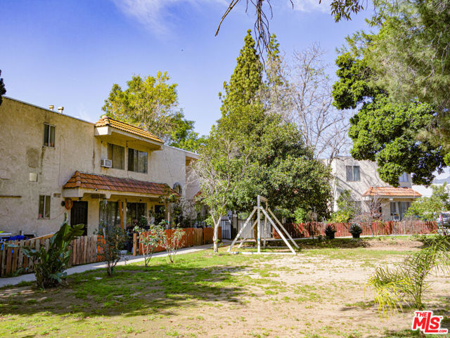 9015 Owensmouth Avenue photo 12