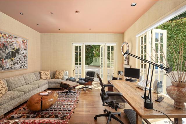 7612 Hillside Dr, La Jolla CA: https://media.crmls.org/mediaz/3a78d16d-cded-4cc2-b892-1e95d9a57ffd.jpg