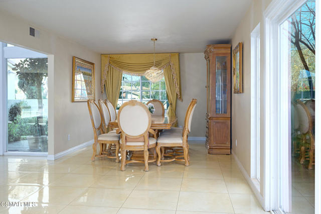 1568 Aspenwall Road, Westlake Village CA: https://media.crmls.org/mediaz/3a78d42f-978d-4a93-997f-43344b4614b5.jpg
