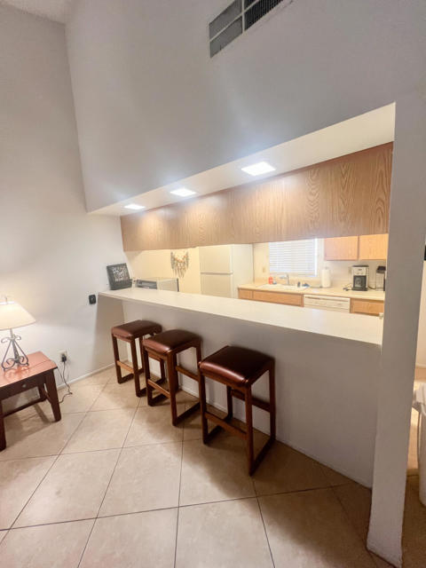 40513 Bay Hill Way, Palm Desert CA: https://media.crmls.org/mediaz/3a79a349-4ce9-430f-9e5e-6bf7d77ea589.jpg