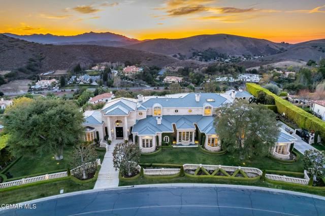 996 Vista Ridge Lane, Westlake Village CA: https://media.crmls.org/mediaz/3a7a22bc-383a-4511-97c4-2244fb6bb551.jpg