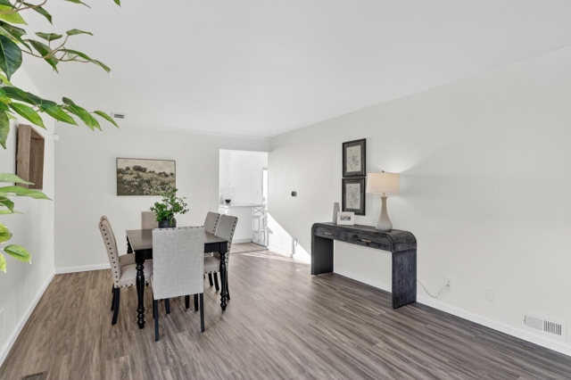 16605 Rolando Ave, Castro Valley CA: https://media.crmls.org/mediaz/3a7b5207-5566-4a57-a72c-ba2bc5bd3d29.jpg