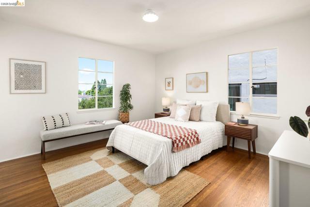 636 Euclid Ave, Berkeley CA: https://media.crmls.org/mediaz/3a7b6661-a7a9-4382-a8a2-ed39079619c8.jpg
