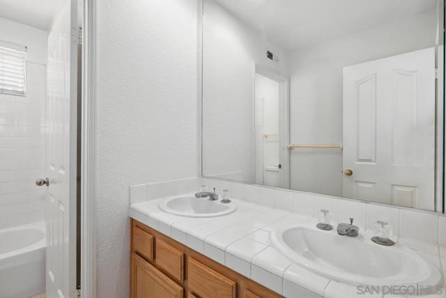 12305 Crisscross Ln, San Diego CA: https://media.crmls.org/mediaz/3a7c14ad-2120-4cb3-8445-45457f3966c3.jpg