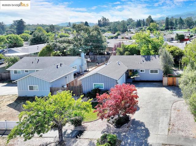 2449 Center Rd, Novato CA: https://media.crmls.org/mediaz/3a7c4bfb-9415-474d-833e-e29ba5561ca7.jpg