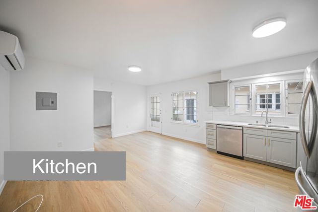 9028 Rangely Avenue, West Hollywood CA: https://media.crmls.org/mediaz/3a7cac23-1596-413c-8b96-a00a6c06a224.jpg