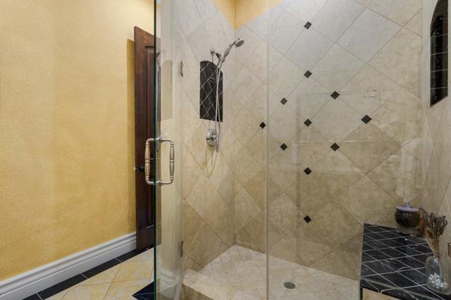Image 40 of 81 For 3903 Aborn Road