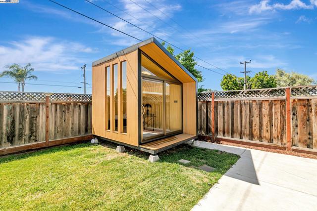 5324 Selma Ave, Fremont CA: https://media.crmls.org/mediaz/3a7d3b81-73c5-4aaa-a9d8-86073c91edb5.jpg