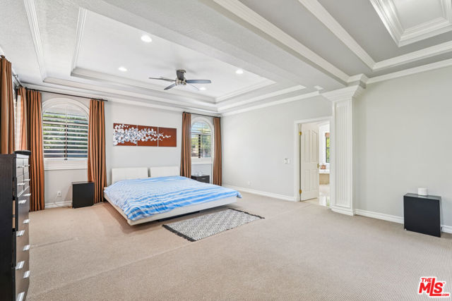 2084 Hopewell Court, Thousand Oaks CA: https://media.crmls.org/mediaz/3a7d7359-68a3-4272-8768-50aefecbe200.jpg