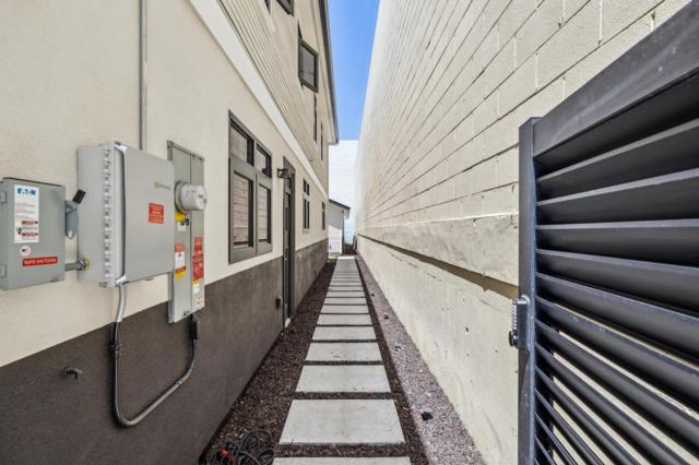 546 Oxford Avenue, Palo Alto CA: https://media.crmls.org/mediaz/3a7e6a9d-27e9-4c30-975c-06bac4a1d7de.jpg