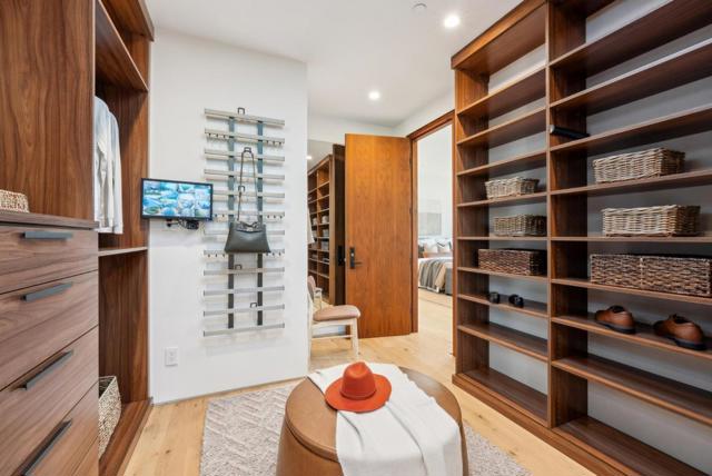 855 Darrell Road, Hillsborough CA: https://media.crmls.org/mediaz/3a7eace6-8cfc-4d0a-bddc-2afdbfdf8ef6.jpg