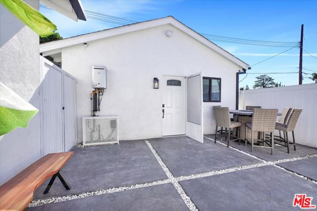 14642 Runnymede Street, Van Nuys CA: https://media.crmls.org/mediaz/3a7eb823-0553-47d5-b8fb-fea6fb1f5ad1.jpg