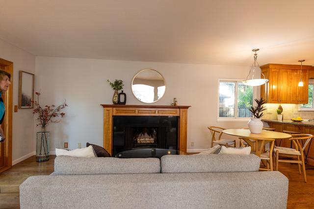 3523 Oak Drive, Menlo Park CA: https://media.crmls.org/mediaz/3a7ecc8c-9ab5-4905-876f-79ed6cb405fd.jpg